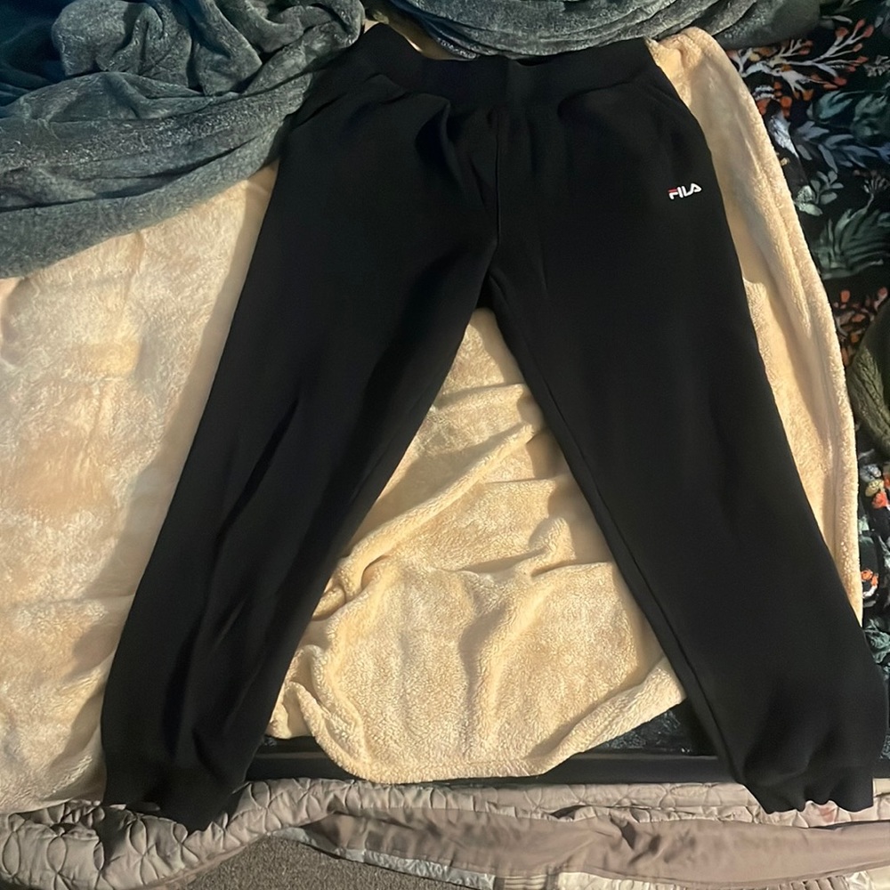 Fila Women jogers never worn